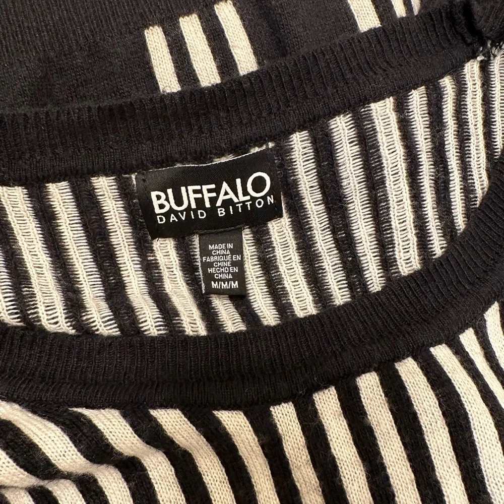 Buffalo David Bitton Black & White stripped sweater sz M - Picture 4 of 6